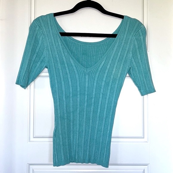 (4 for $80) GUESS Knit Top 🩵 - Picture 5 of 7